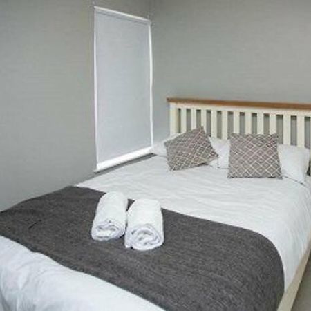 Amazing 3 Bedroom Home, Prime Bt1 Postcode And City Centre Location Belfast Bagian luar foto