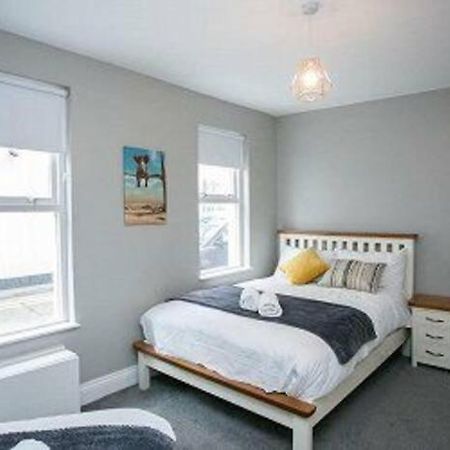 Amazing 3 Bedroom Home, Prime Bt1 Postcode And City Centre Location Belfast Bagian luar foto
